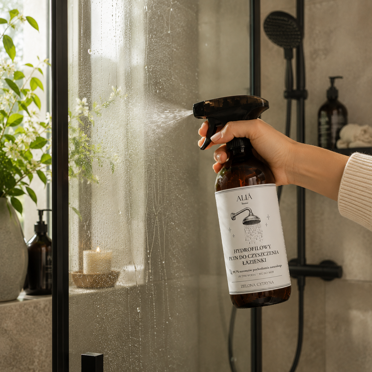Naturalny płyn do czyszczenia łazienki z powłoką hydrofilową przeciw zaciekom i osadom 500 ml
